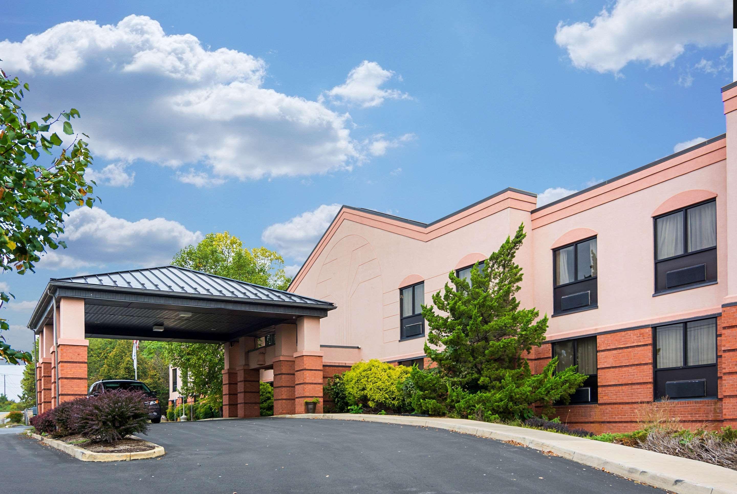 Quality Inn & Suites Kearneysville - Martinsburg Ngoại thất bức ảnh